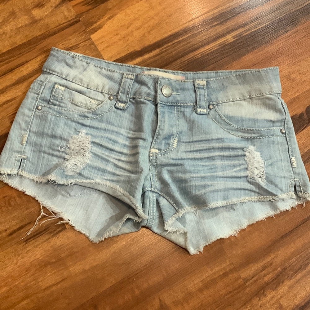 Almost famous denim jean short